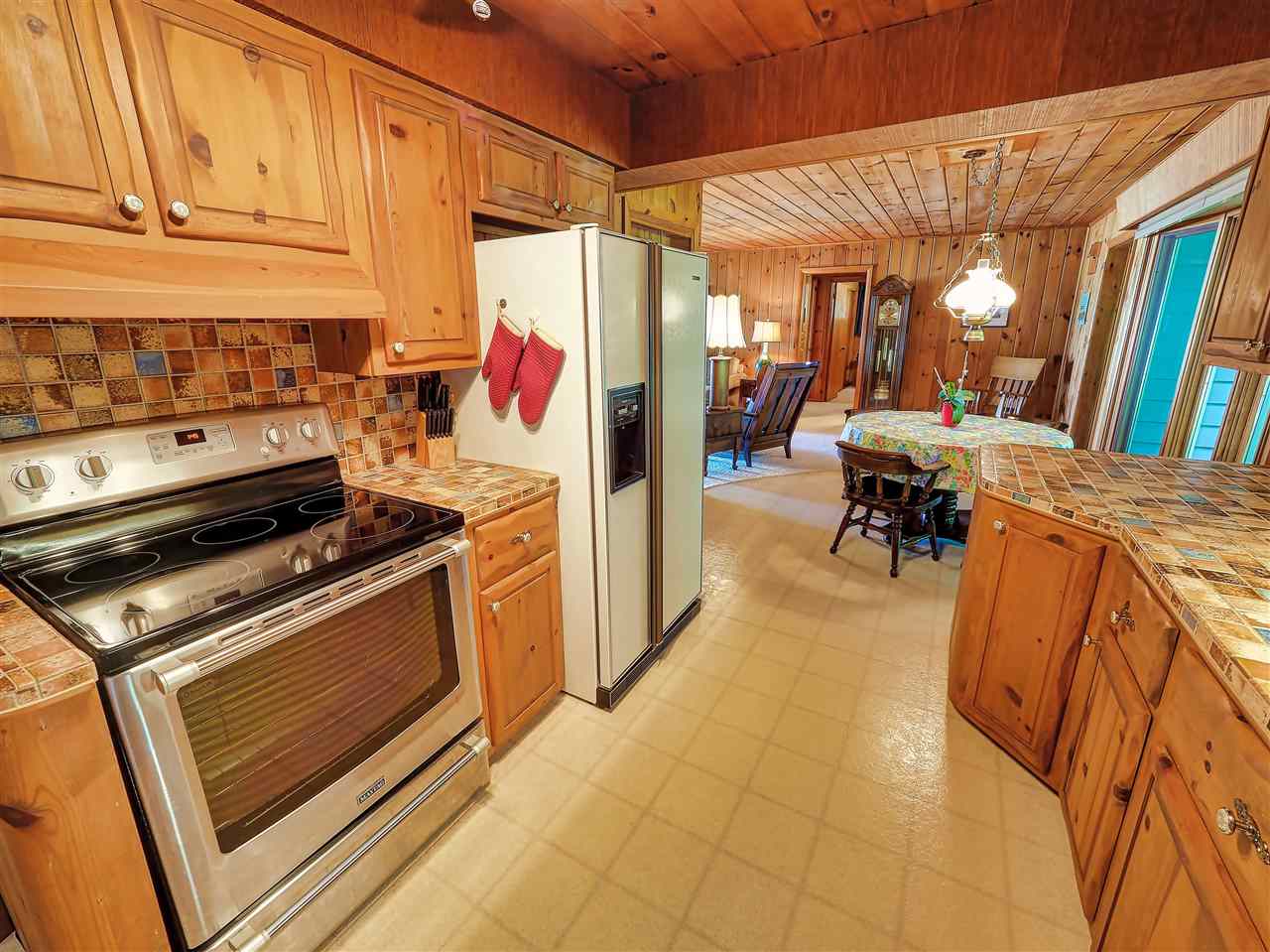 2014 Phelps Road Traverse City, MI 49686 - Photo 14 of 69 1852885-13.JPG