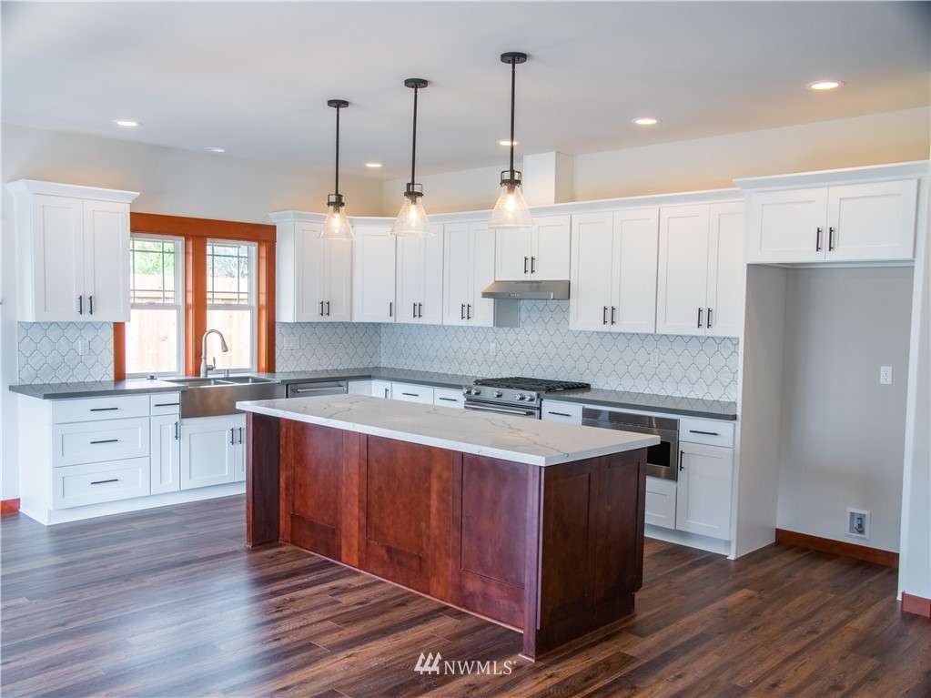 210 Haddon Road Anacortes, WA 98221 - Photo 7 of 24 Gallery Image 7