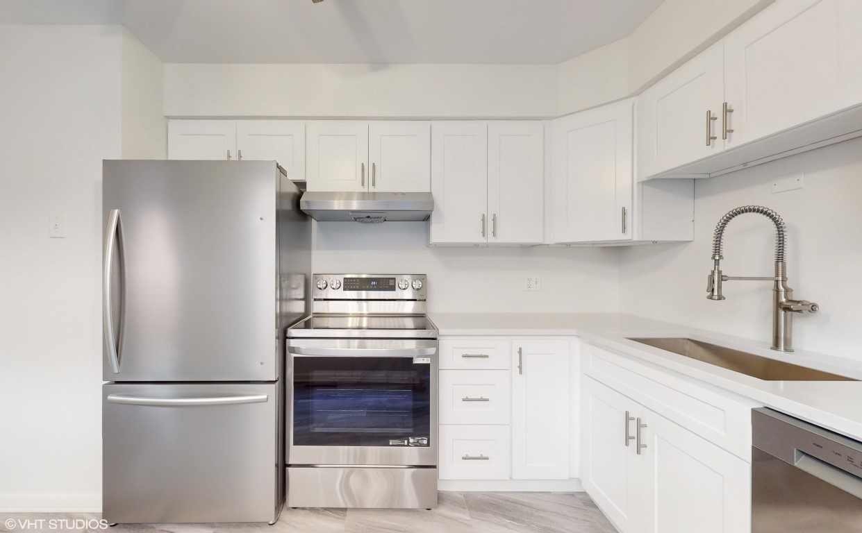 6904 North Ridge Boulevard, Unit D Chicago, IL 60645 - Photo 7 of 24 Gallery Image 7