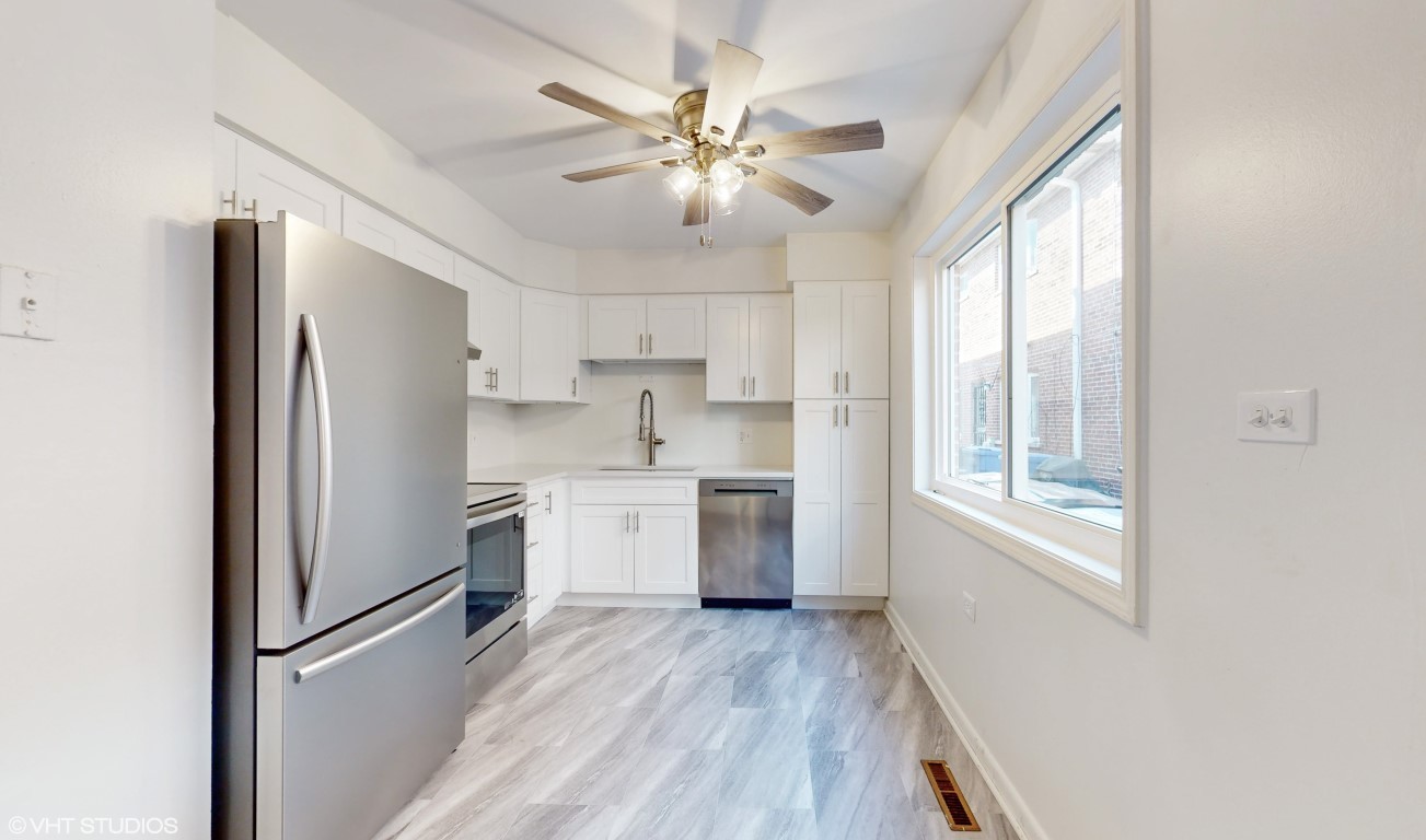 6904 North Ridge Boulevard, Unit D Chicago, IL 60645 - Photo 8 of 24 Gallery Image 8