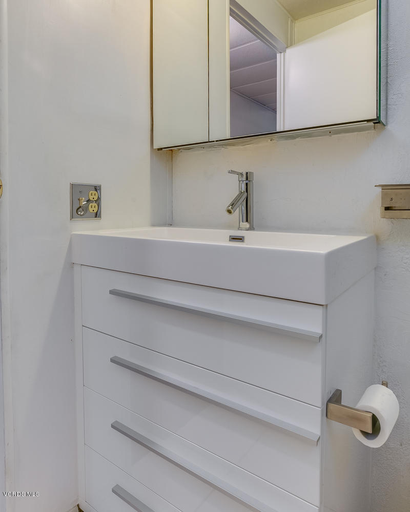 1225 South Rice Road, Unit 33 Ojai, CA 93023 - Photo 15 of 23 TwoFishDigital_1225SRice33-15