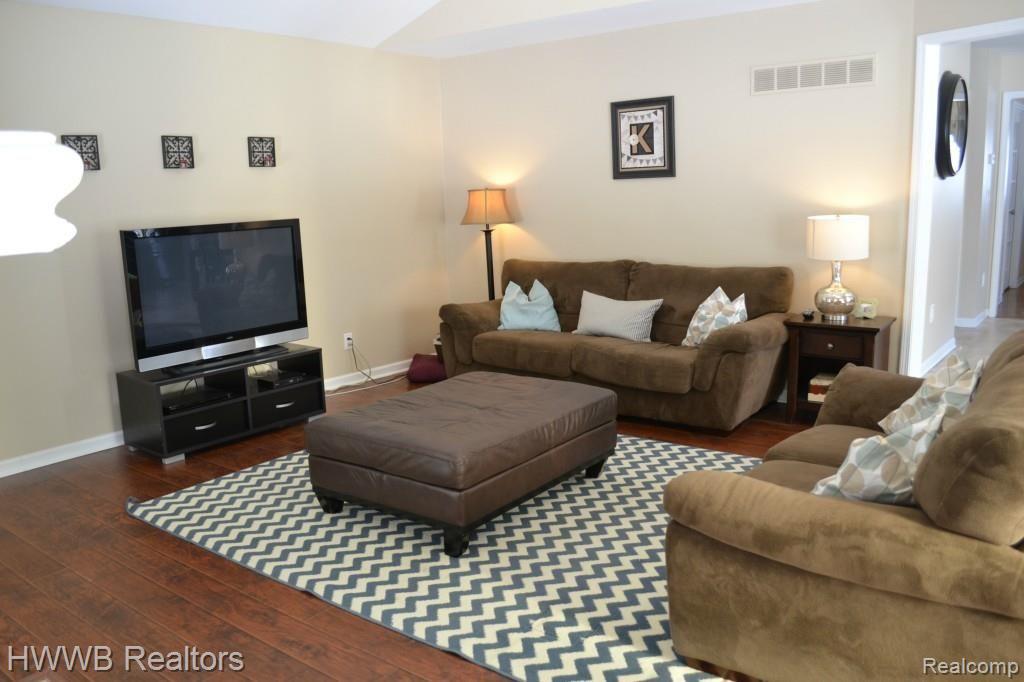 1545 Lomas Verdes Rochester Hills, MI 48306 - Photo 22 of 49