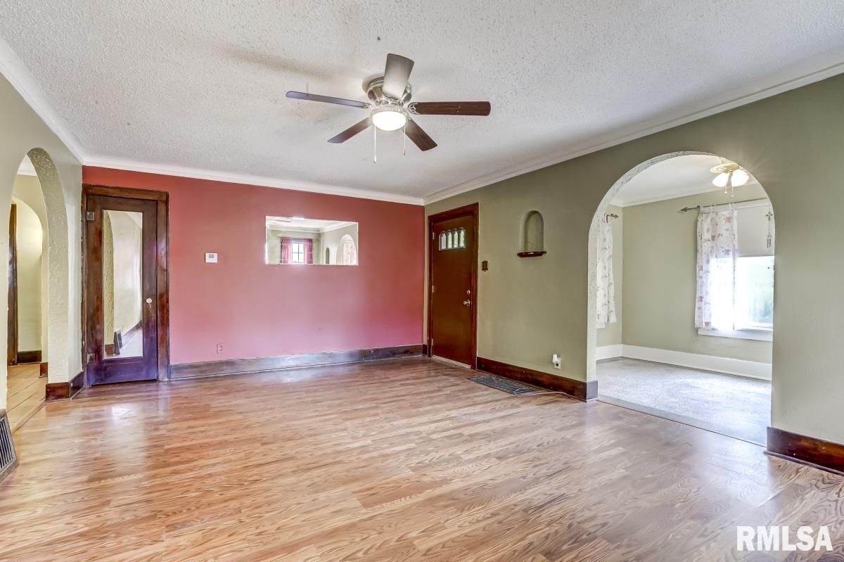 836 West Forest Avenue Decatur, IL 62522 - Photo 5 of 35