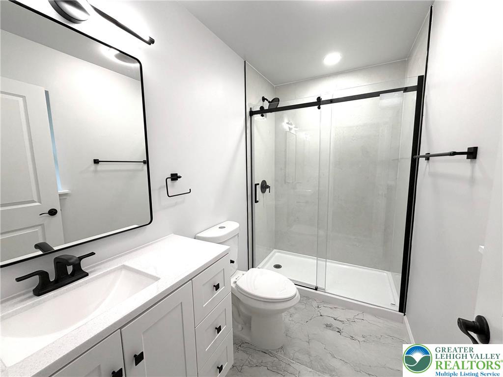 318 Marienstein Road Upper Black Eddy, PA 18972 - Photo 36 of 53 Upper Primary En Suite Bathroom