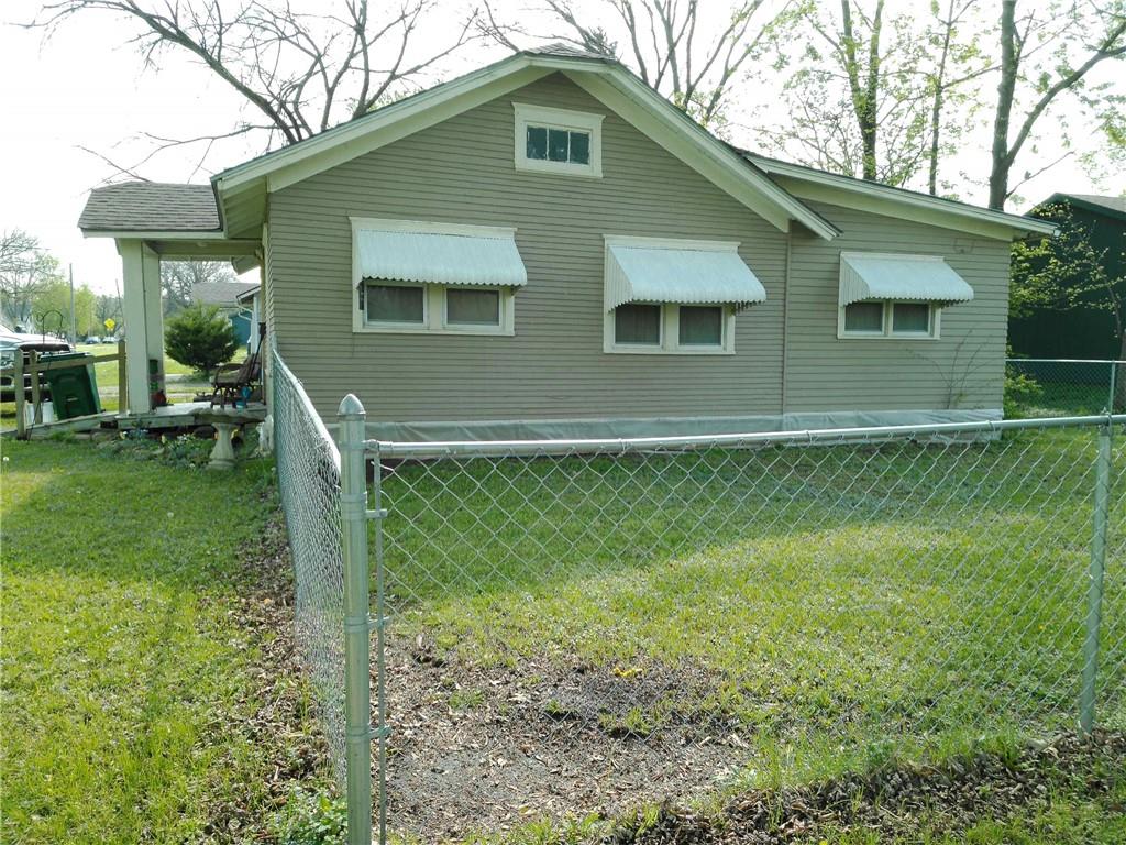 220 West 10th Street Ottawa, KS 66067 - Photo 1 of 1