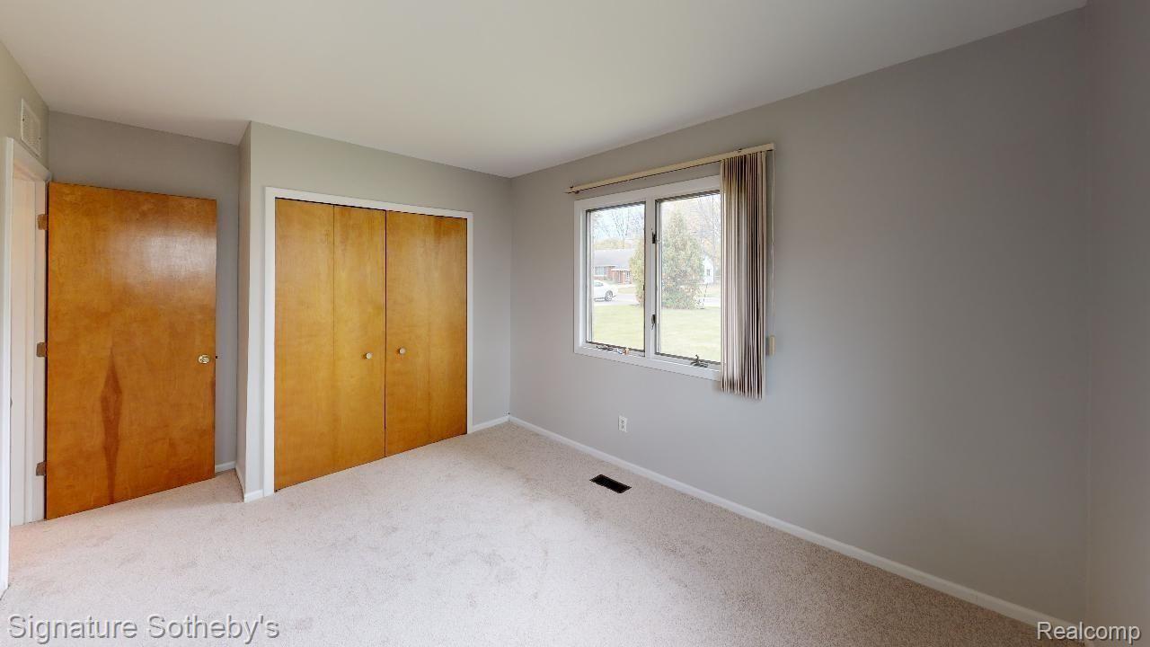 29453 Geraldine Road Farmington, MI 48336 - Photo 12 of 24 13.jpg