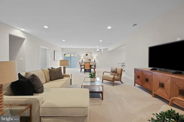 $2,118,500 | 9211 Kilmarnock Drive, Fairfax, VA 22031