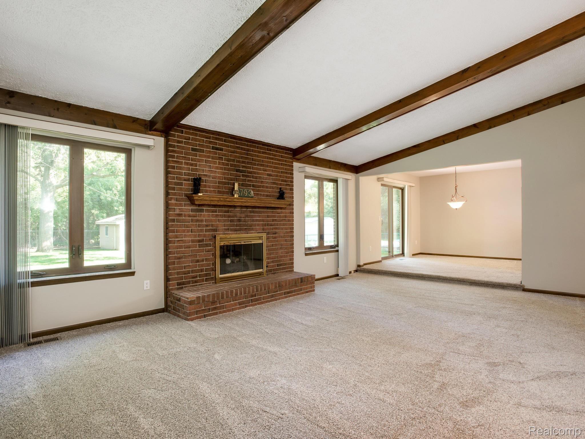 8793 Messmore Road Utica, MI 48317 - Photo 9 of 23 Great room overlooking dining area