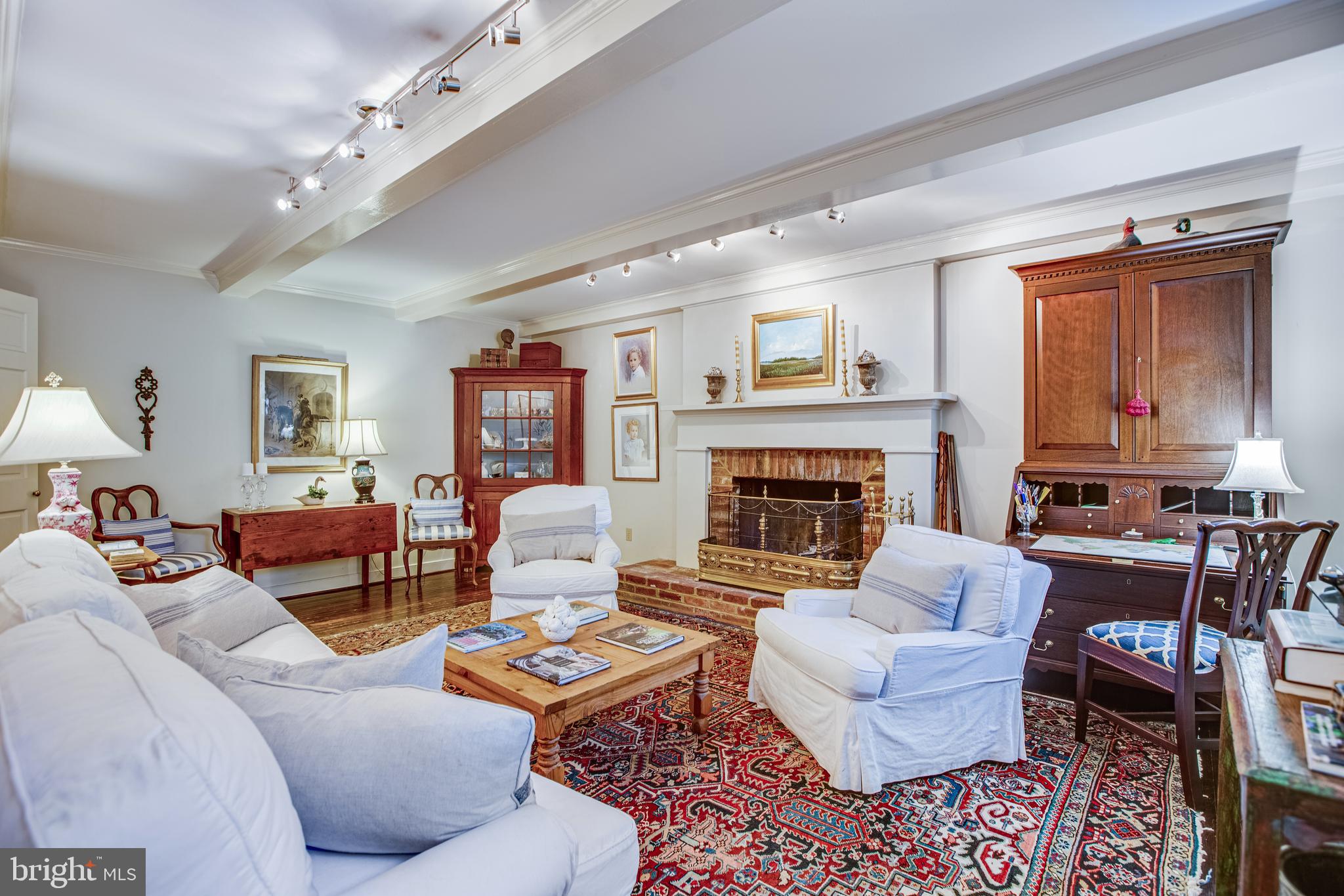 20 Aiken Road Fredericksburg, VA 22405 - Photo 12 of 33 a living room with furniture and a fireplace