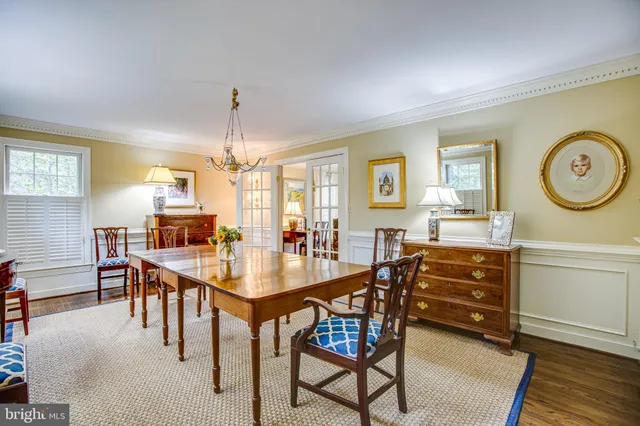 a view of a dining room and livingroom view