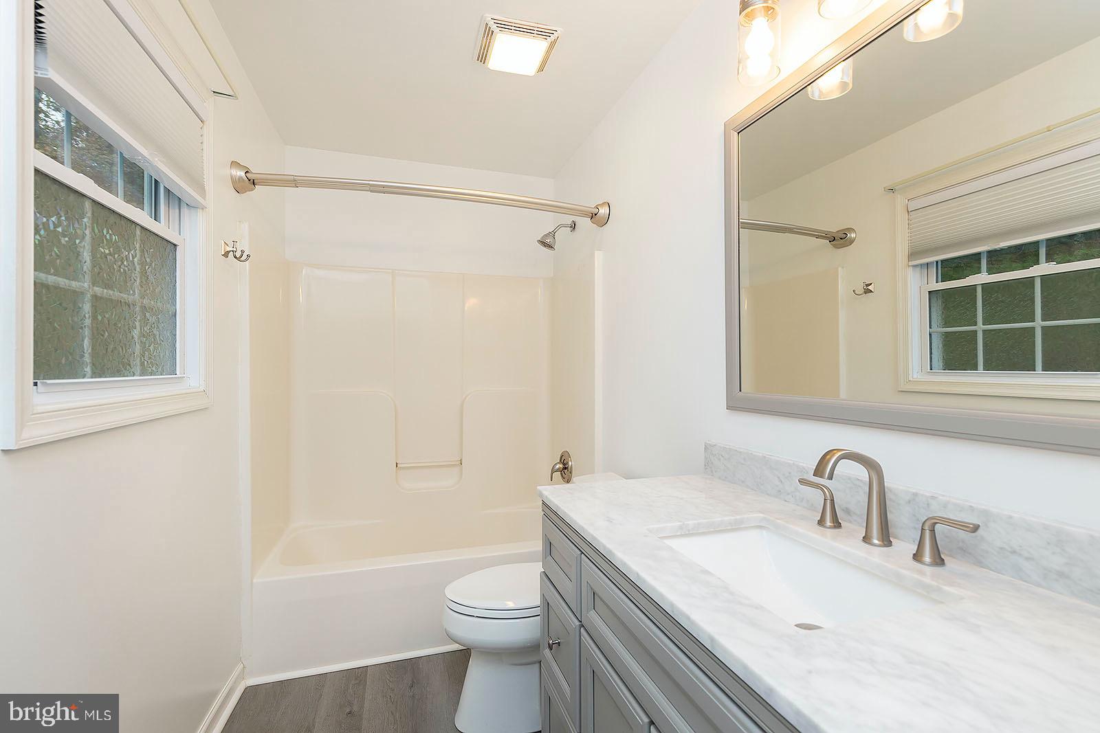 47 Willow Road Front Royal, VA 22630 - Photo 29 of 50 Primary Full Bath