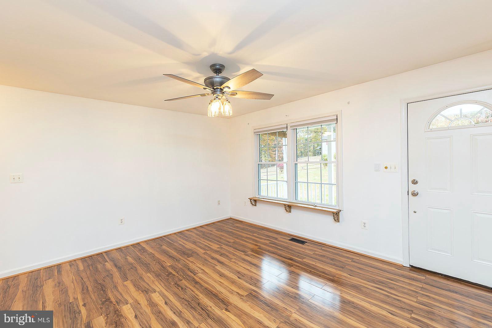 47 Willow Road Front Royal, VA 22630 - Photo 30 of 50 Living room