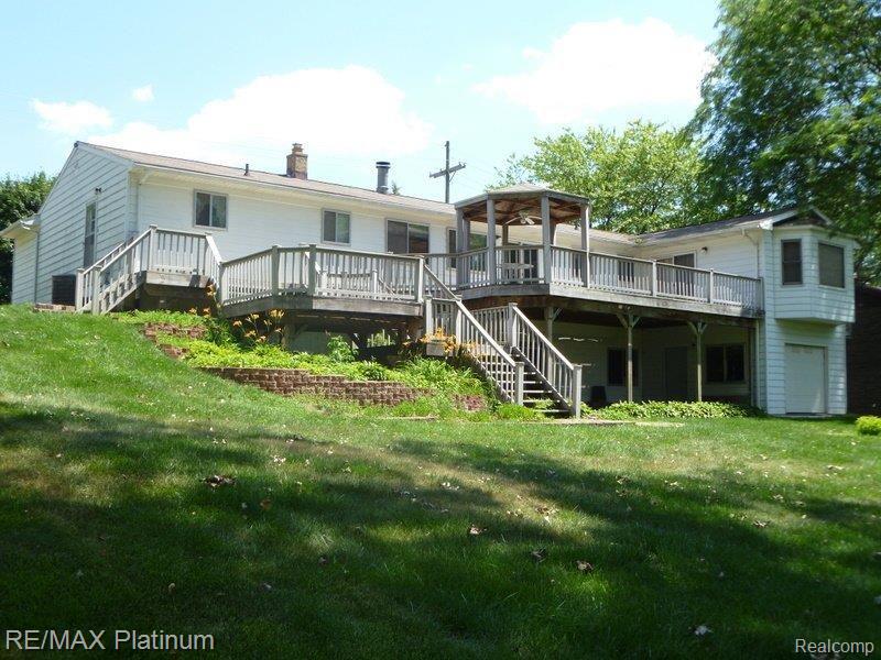 75 Endicott Howell, MI 48843 - Photo 2 of 18 REAR VIEW