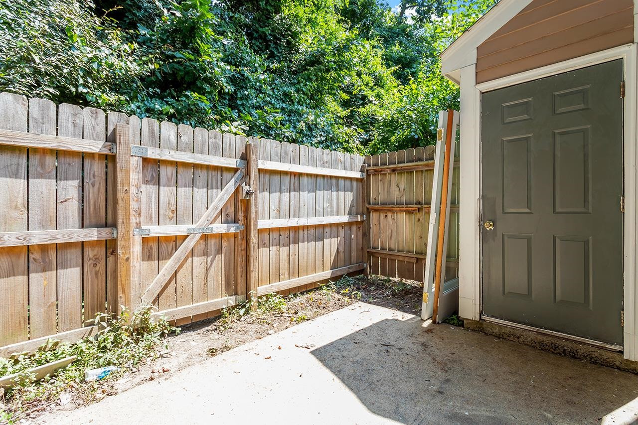 1404 Kent Road Raleigh, NC 27606 - Photo 27 of 28 Photo 27