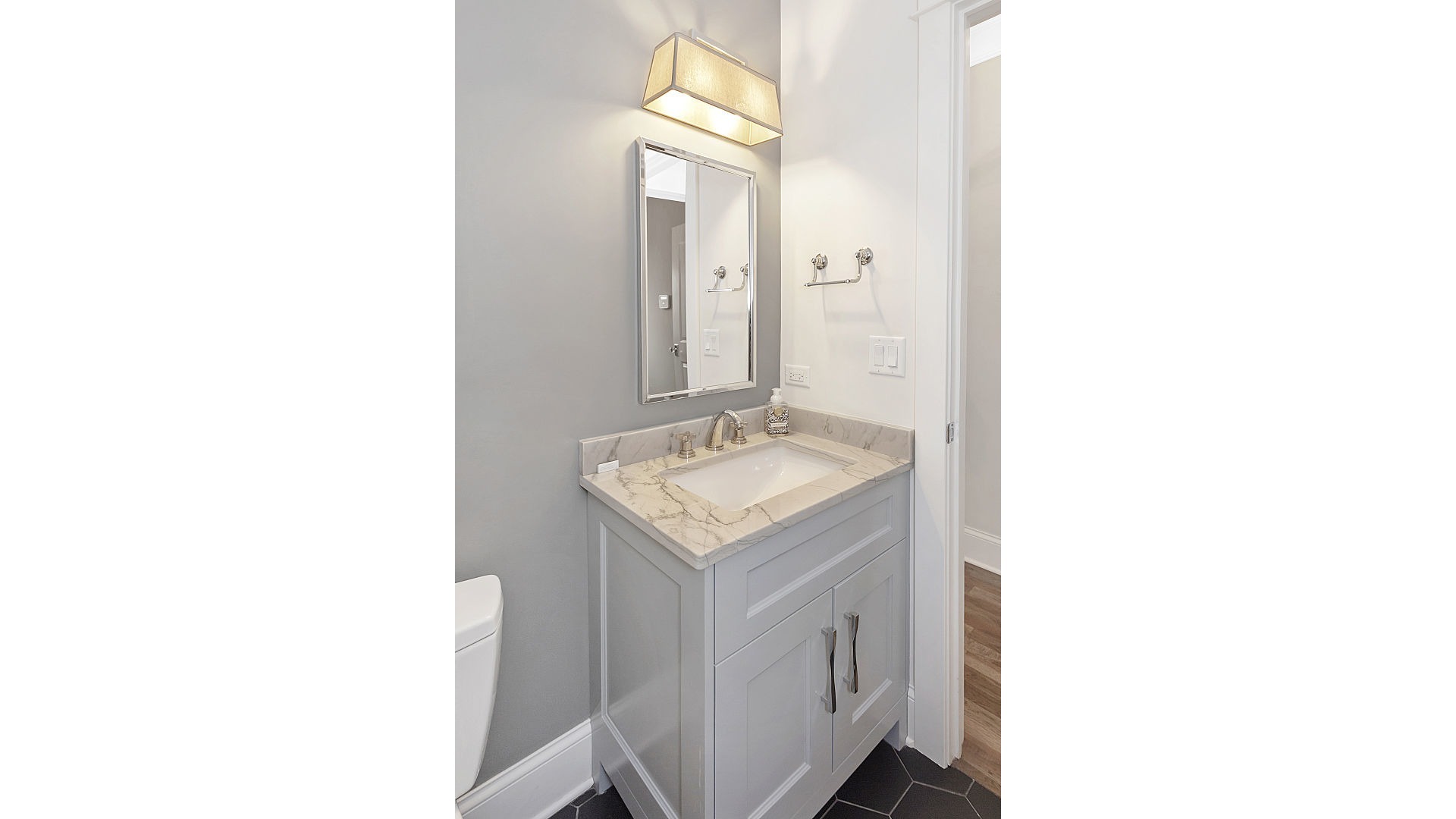 1616 Forest Avenue Wilmette, IL 60091 - Photo 11 of 34