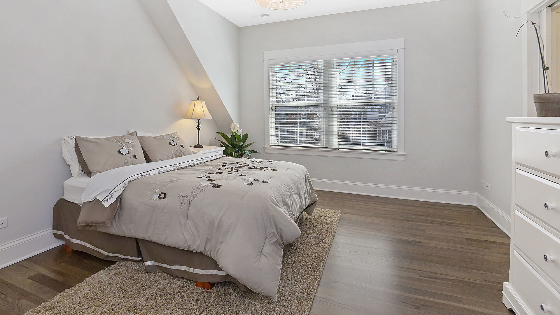 1616 Forest Avenue Wilmette, IL 60091 - Photo 17 of 34