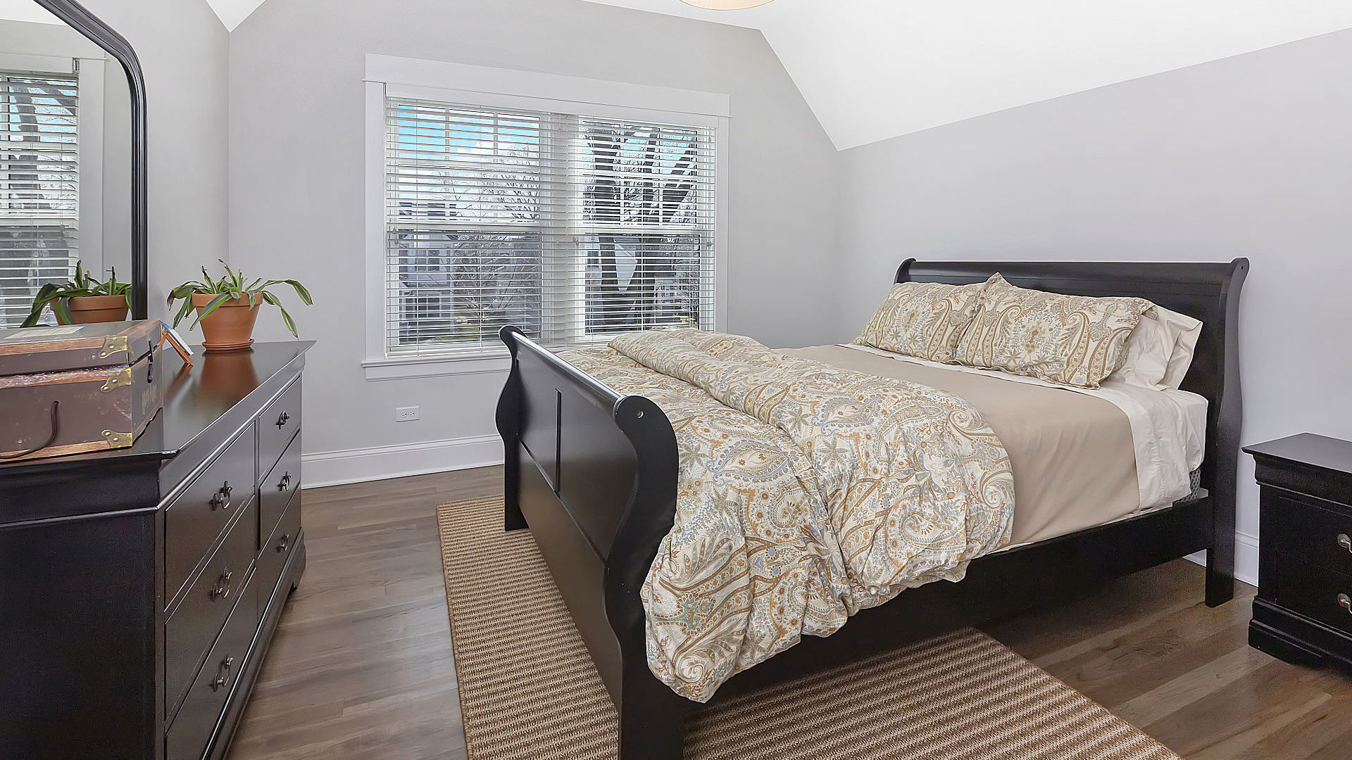 1616 Forest Avenue Wilmette, IL 60091 - Photo 18 of 34