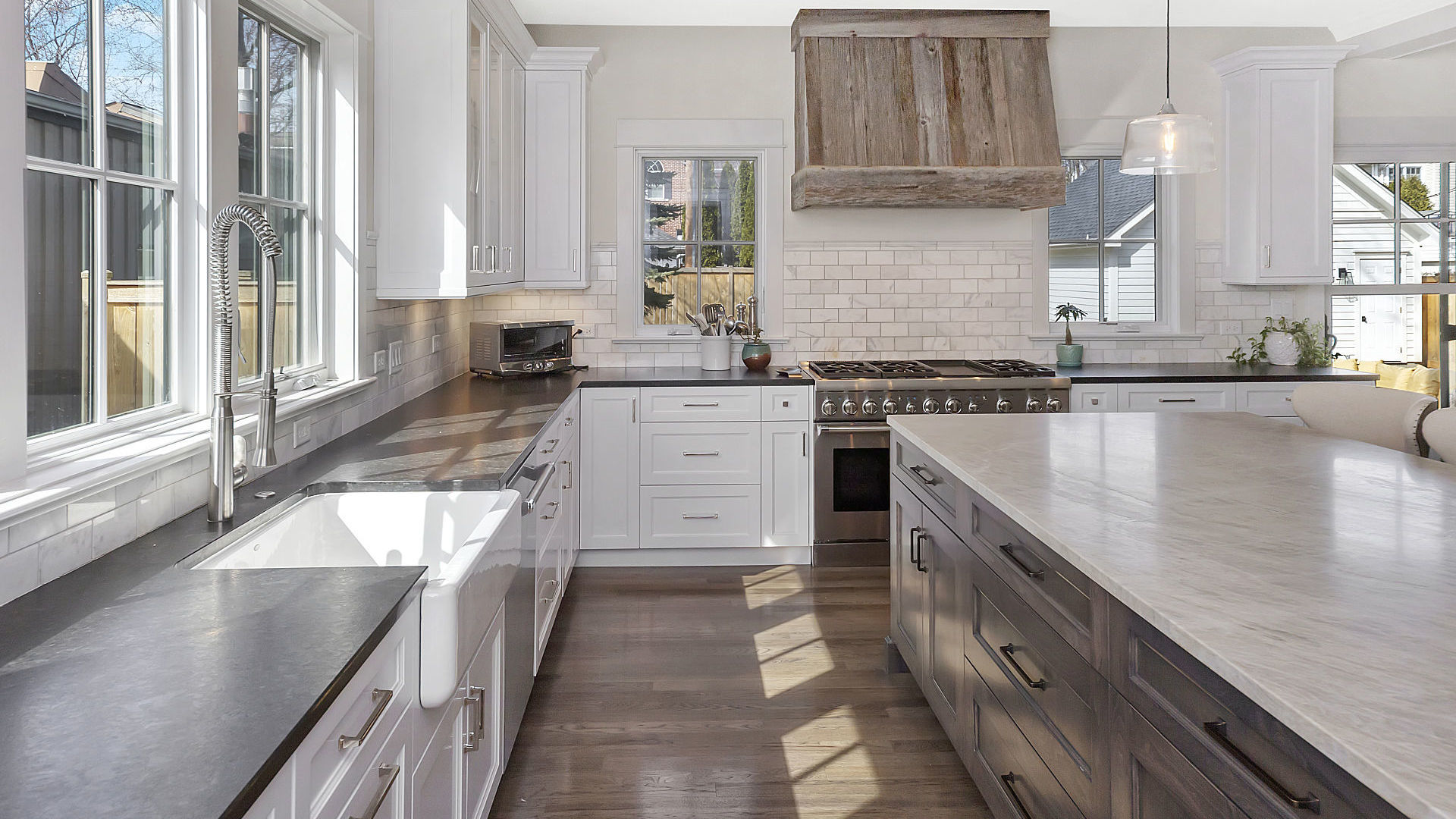 1616 Forest Avenue Wilmette, IL 60091 - Photo 3 of 34