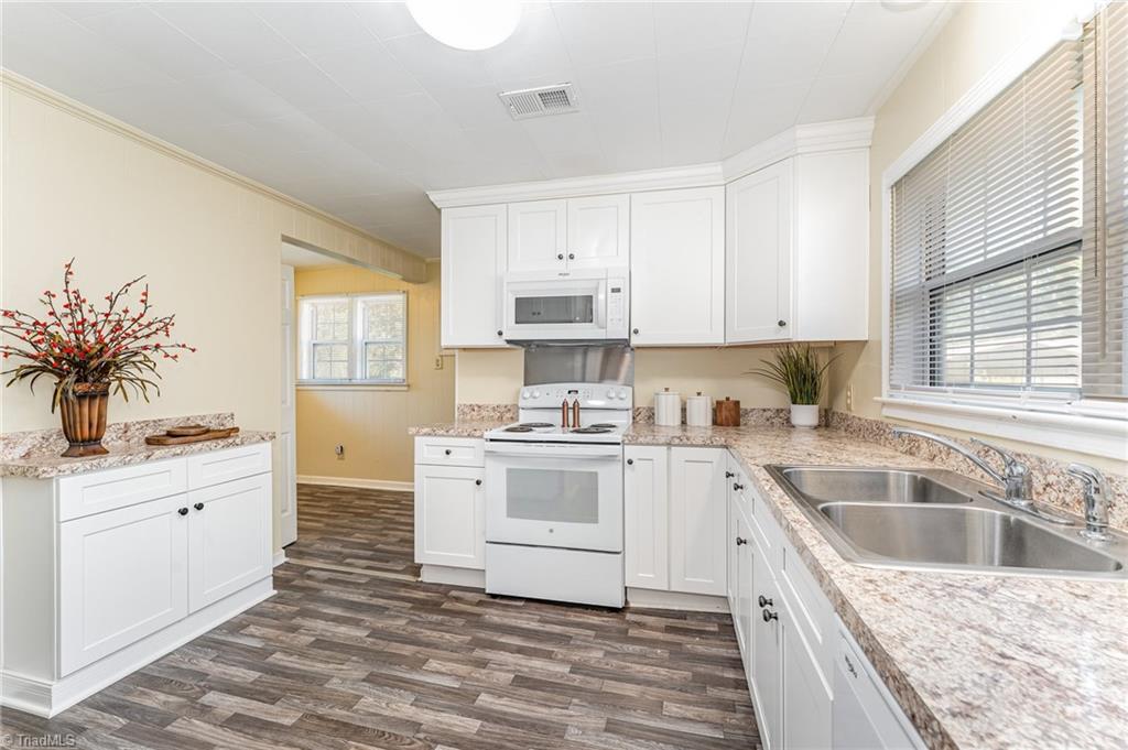 1005 Gordon Street High Point, NC 27260 - Photo 9 of 25