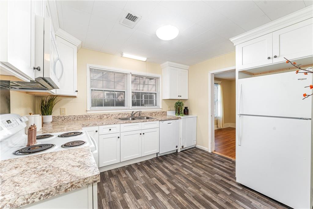 1005 Gordon Street High Point, NC 27260 - Photo 10 of 25