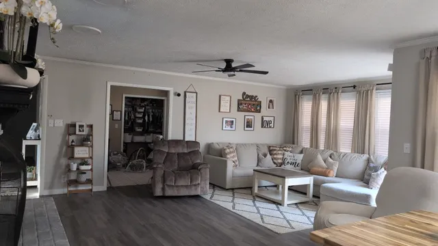 $380,000 | 800 Dodson Lane, Madisonville, KY 42431