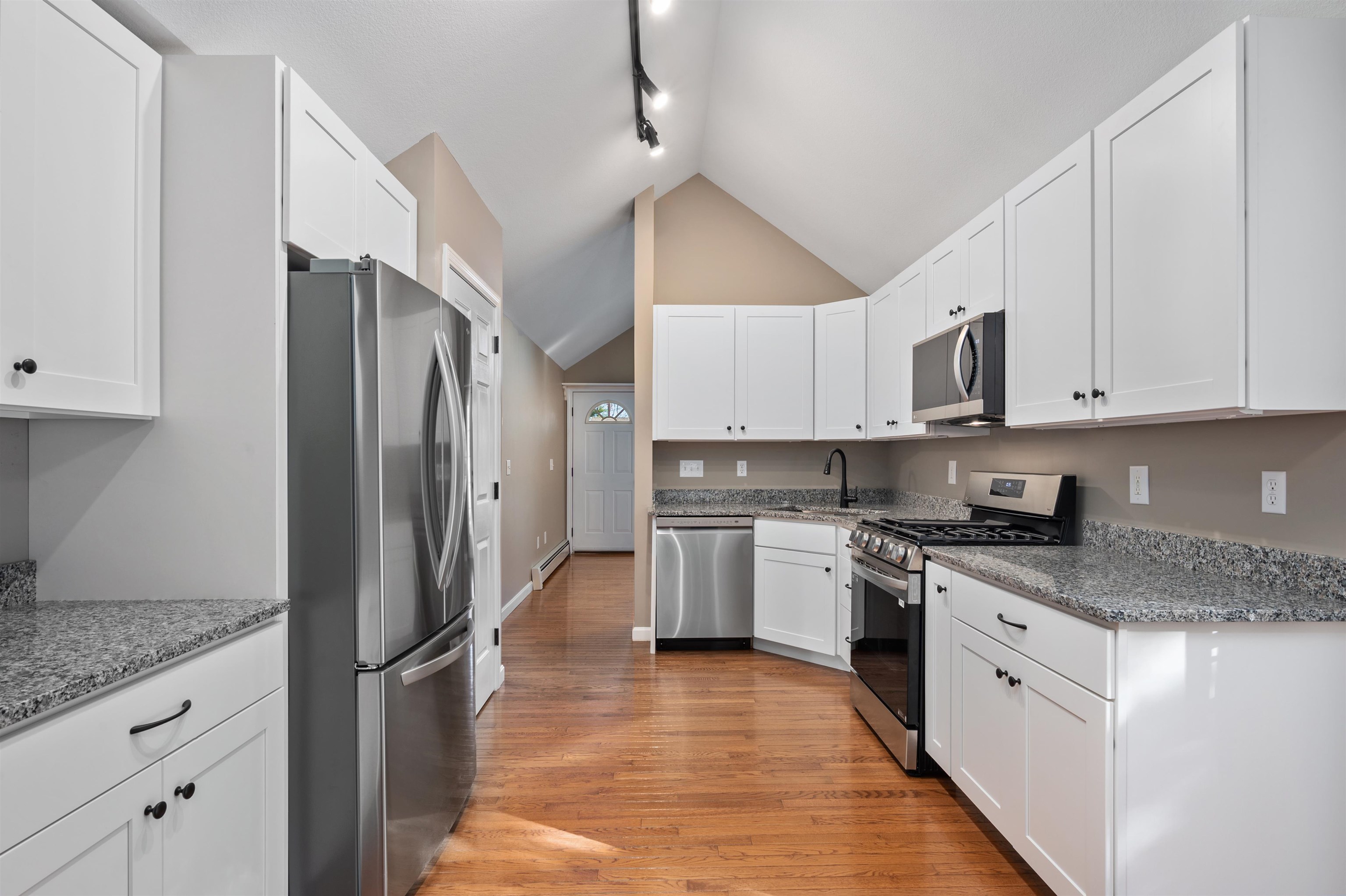 31 Henderson Road, Unit 5 Gilford, NH 03249 - Photo 7 of 24 Gallery Image 7