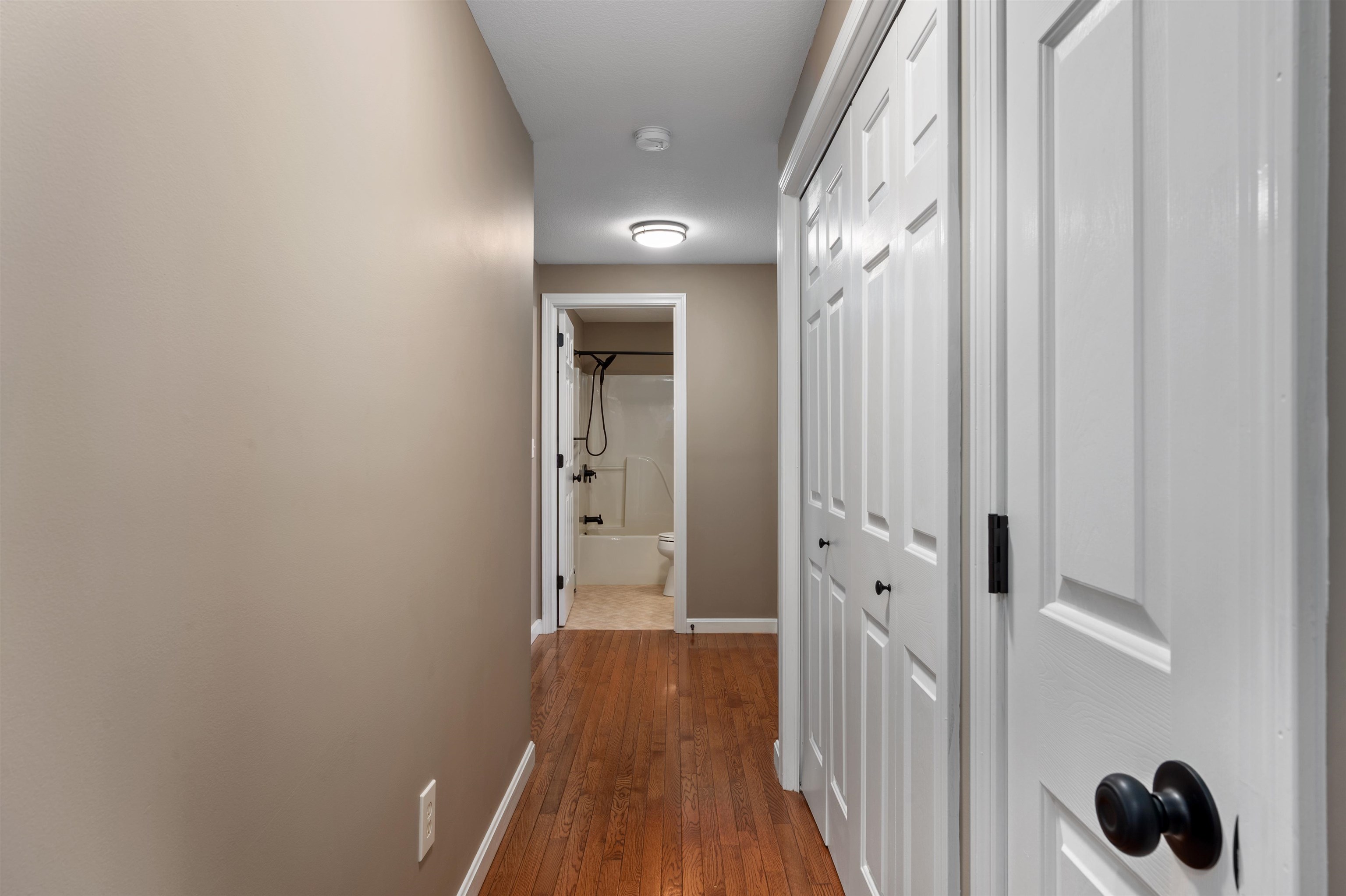 31 Henderson Road, Unit 5 Gilford, NH 03249 - Photo 9 of 24 Gallery Image 9
