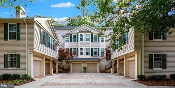 $2,910 | 1300 K Windleaf Drive, Unit 154, Reston, VA 20194