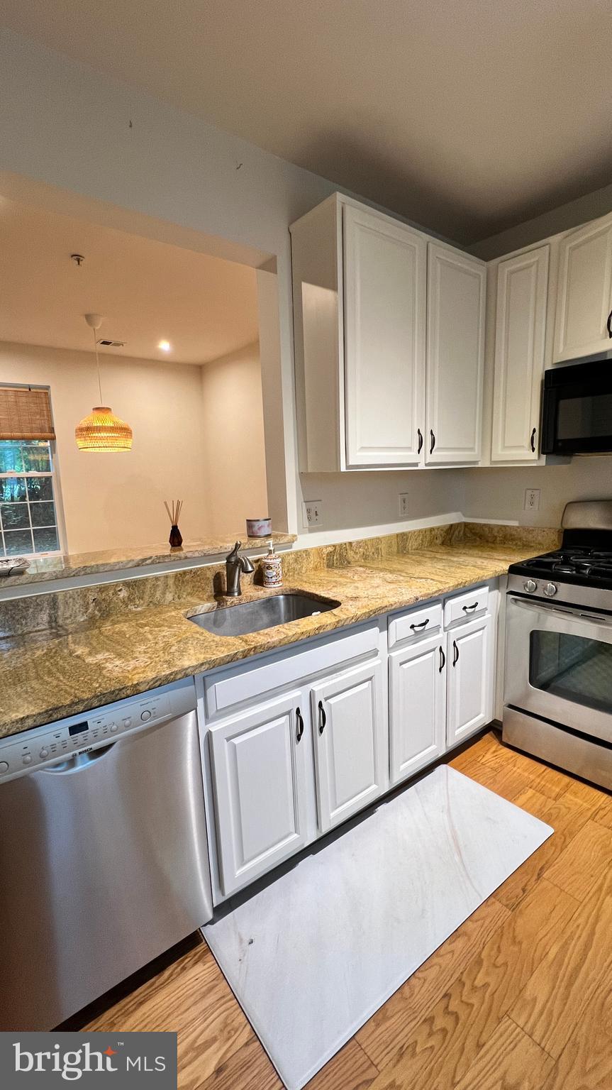 1300 K Windleaf Drive, Unit 154 Reston, VA 20194 - Photo 13 of 37