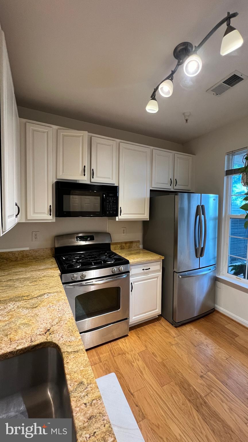 1300 K Windleaf Drive, Unit 154 Reston, VA 20194 - Photo 15 of 37