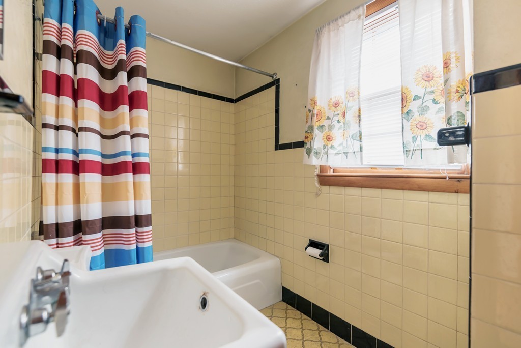 2 Fairfield Road Wilmington, MA 01887 - Photo 8 of 14 Gallery Image 8
