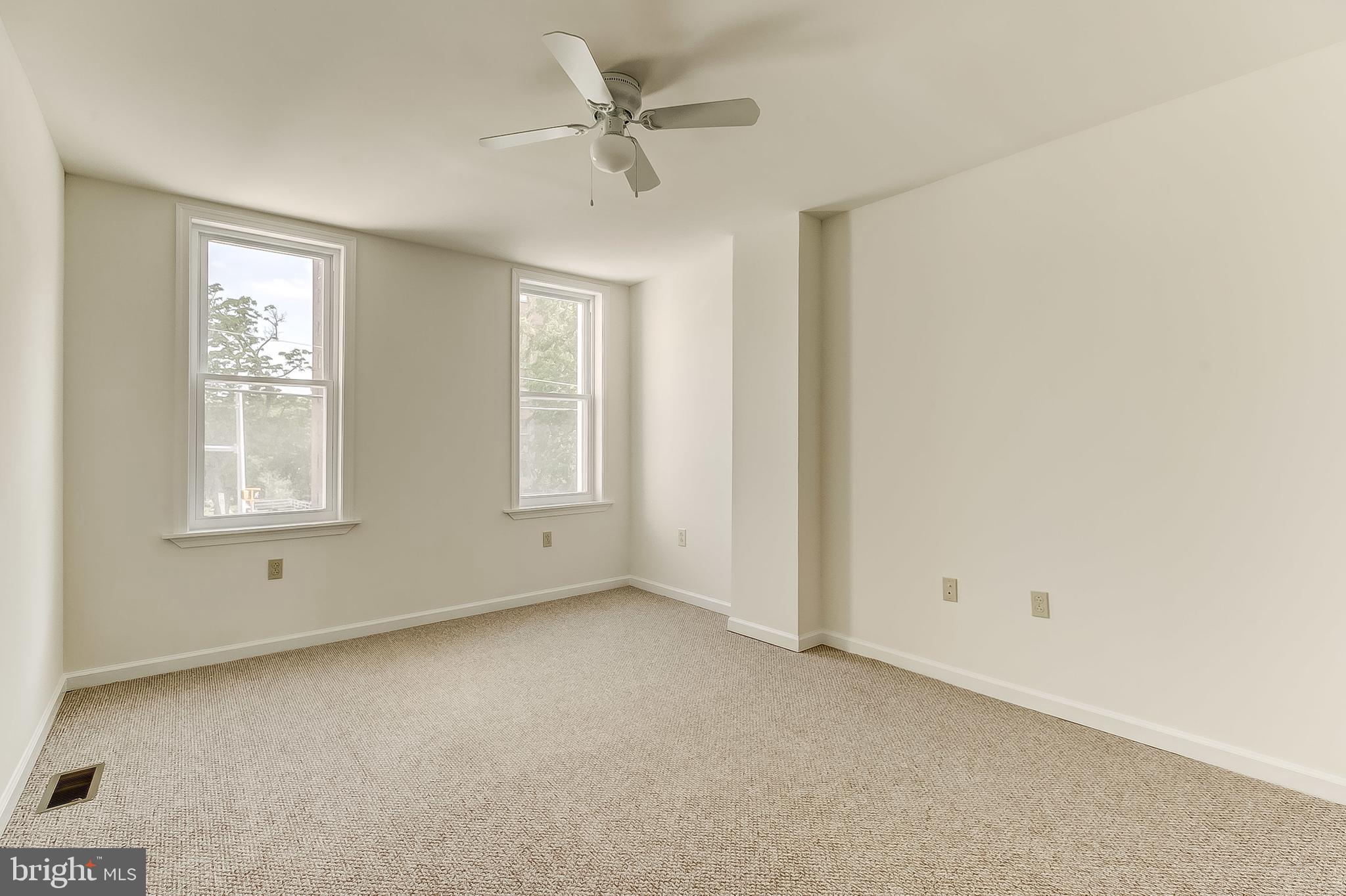 3992 Roland Avenue Baltimore, MD 21211 - Photo 13 of 23
