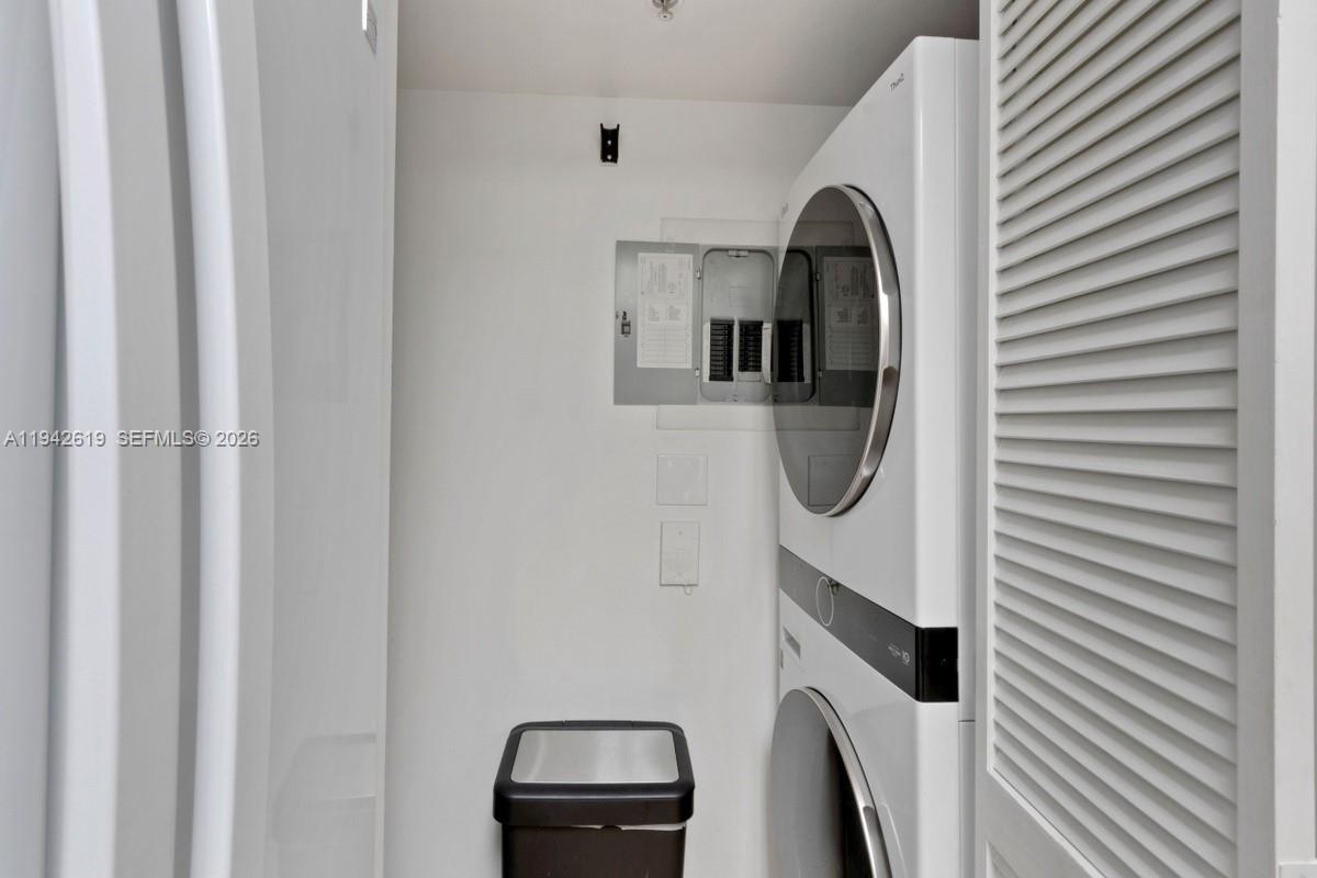 90 Alton Road, Unit 807 Miami Beach, FL 33139 - Photo 9 of 15