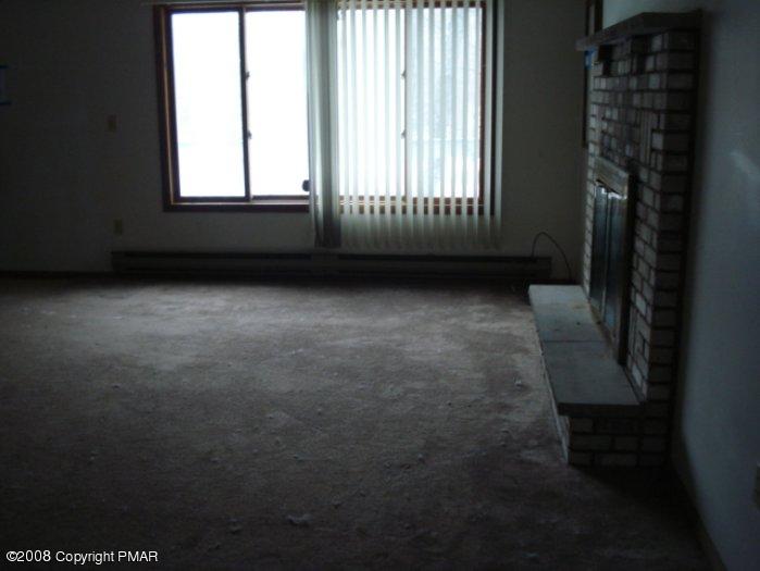 205 Decker Road Bushkill, PA 18324 - Photo 3 of 15 Lr Fireplace