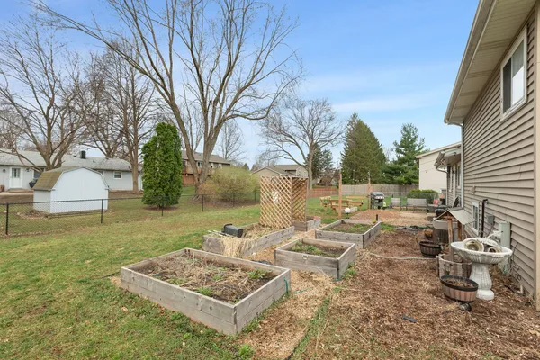 $375,000 | 543 Norman Drive, Cary, IL 60013