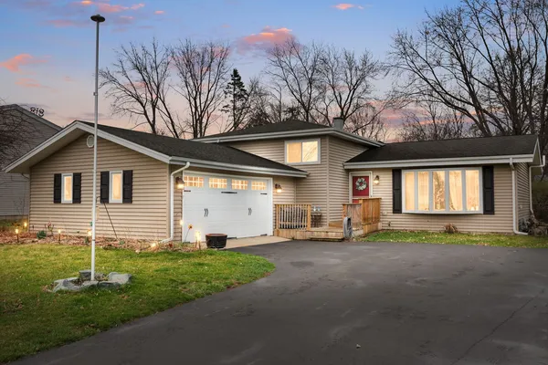 $375,000 | 543 Norman Drive, Cary, IL 60013