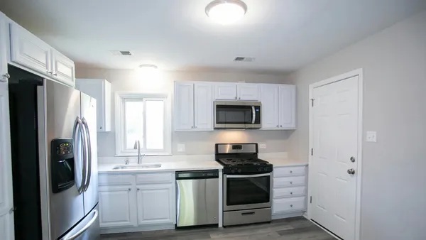 $2,800 | 805 Central Avenue, Matteson, IL 60443