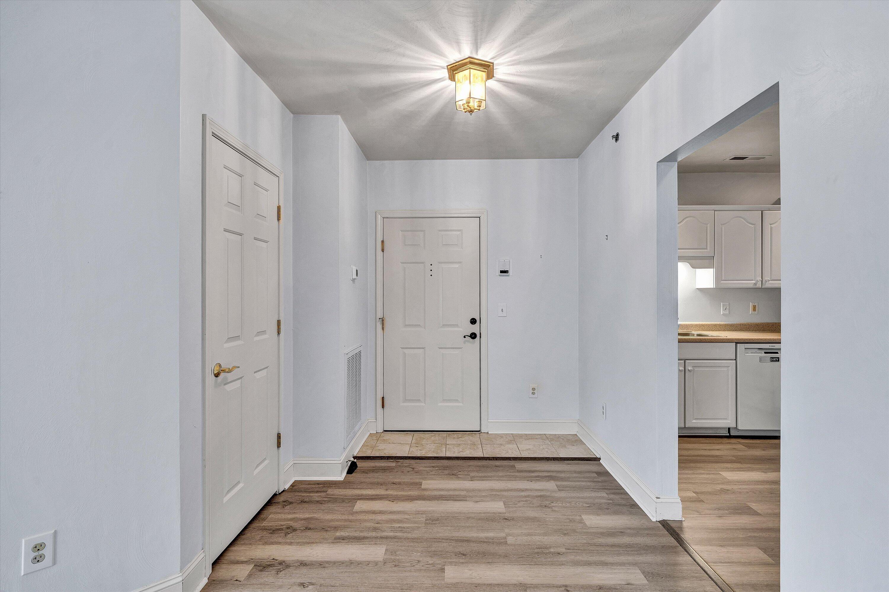 4444 Pheasant Ridge Road, Unit 206 Roanoke, VA 24014 - Photo 8 of 27 08-DSC00568