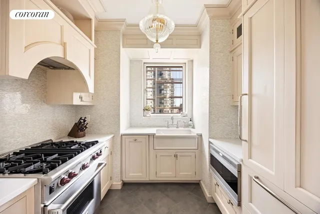 $2,300,000 | 301 West 57th Street, Unit 16D | Hell's Kitchen
