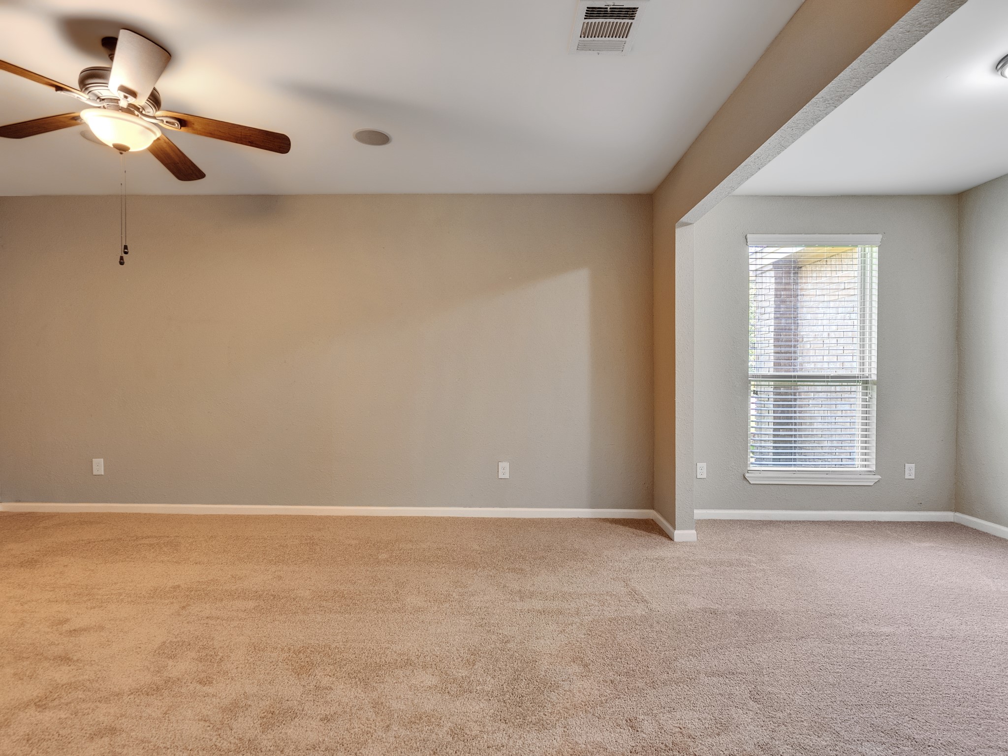 603 Casper Court Spring, TX 77373 - Photo 9 of 31 Primary #1 with sitting room off to the side