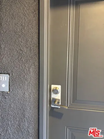 $3,250 | 11925 Kling Street, Unit 311, Valley Village, CA 91607