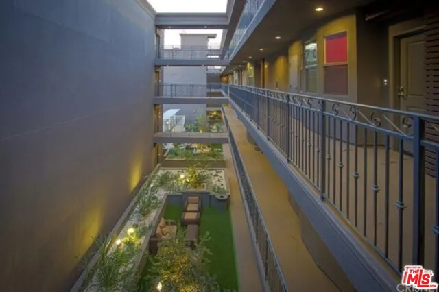 $3,250 | 11925 Kling Street, Unit 311, Valley Village, CA 91607