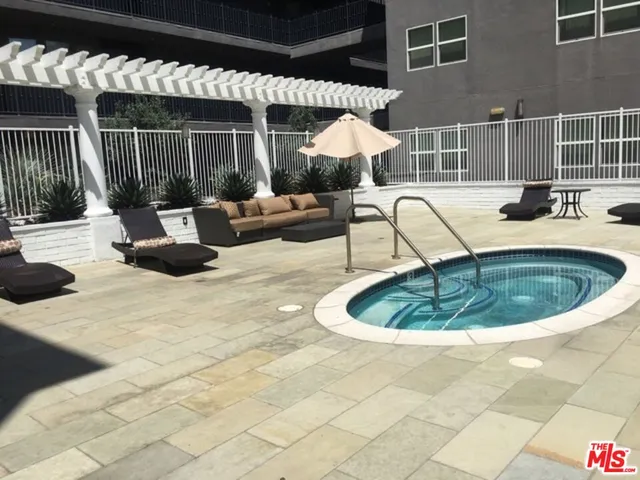 $3,250 | 11925 Kling Street, Unit 311, Valley Village, CA 91607