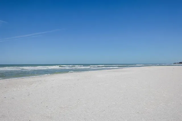 $849,000 | 5300 Gulf Drive, Unit 204, Holmes Beach, FL 34217