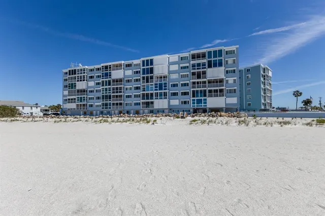 $849,000 | 5300 Gulf Drive, Unit 204, Holmes Beach, FL 34217