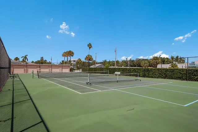 $849,000 | 5300 Gulf Drive, Unit 204, Holmes Beach, FL 34217