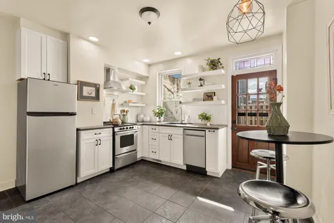 $280,000 | 1452 Battery Avenue, Baltimore, MD 21230