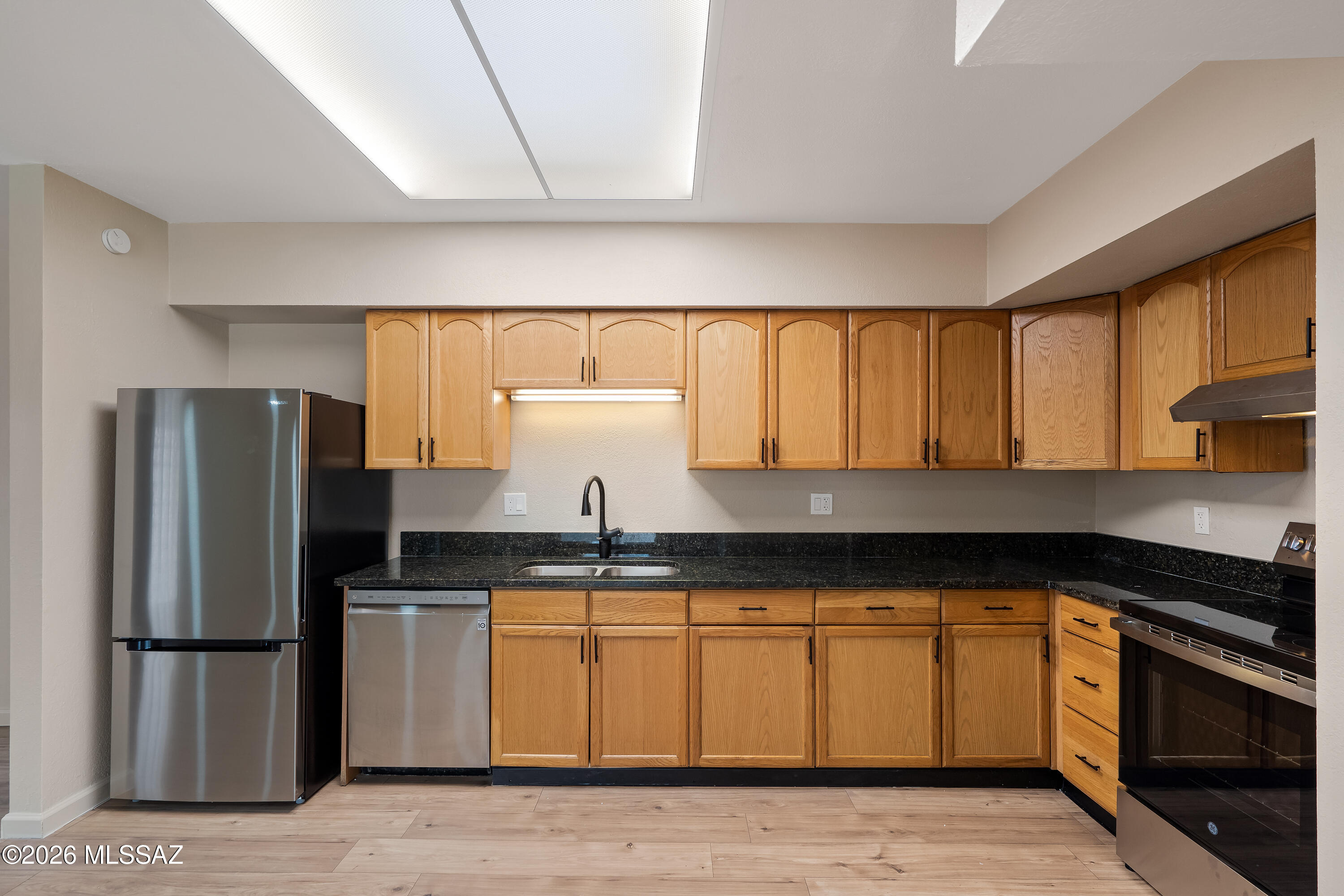 285 South Kolb Road, Unit 10 Tucson, AZ 85710 - Photo 11 of 31 2 Interiors-6