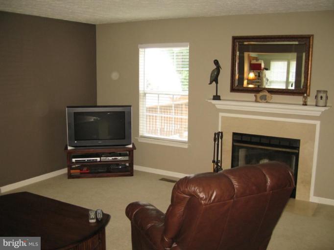 2040 Hackberry Road Essex, MD 21221 - Photo 3 of 16 Living Room
