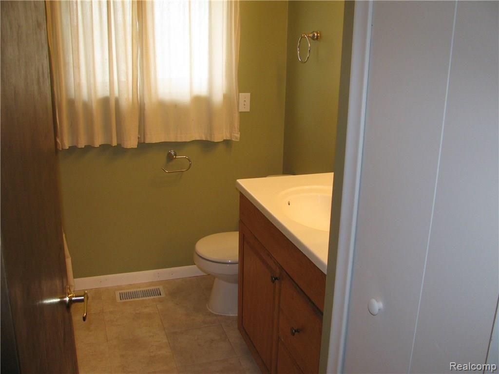 1320 Bowers Road Lapeer, MI 48446 - Photo 11 of 18 IMG_2383.JPG